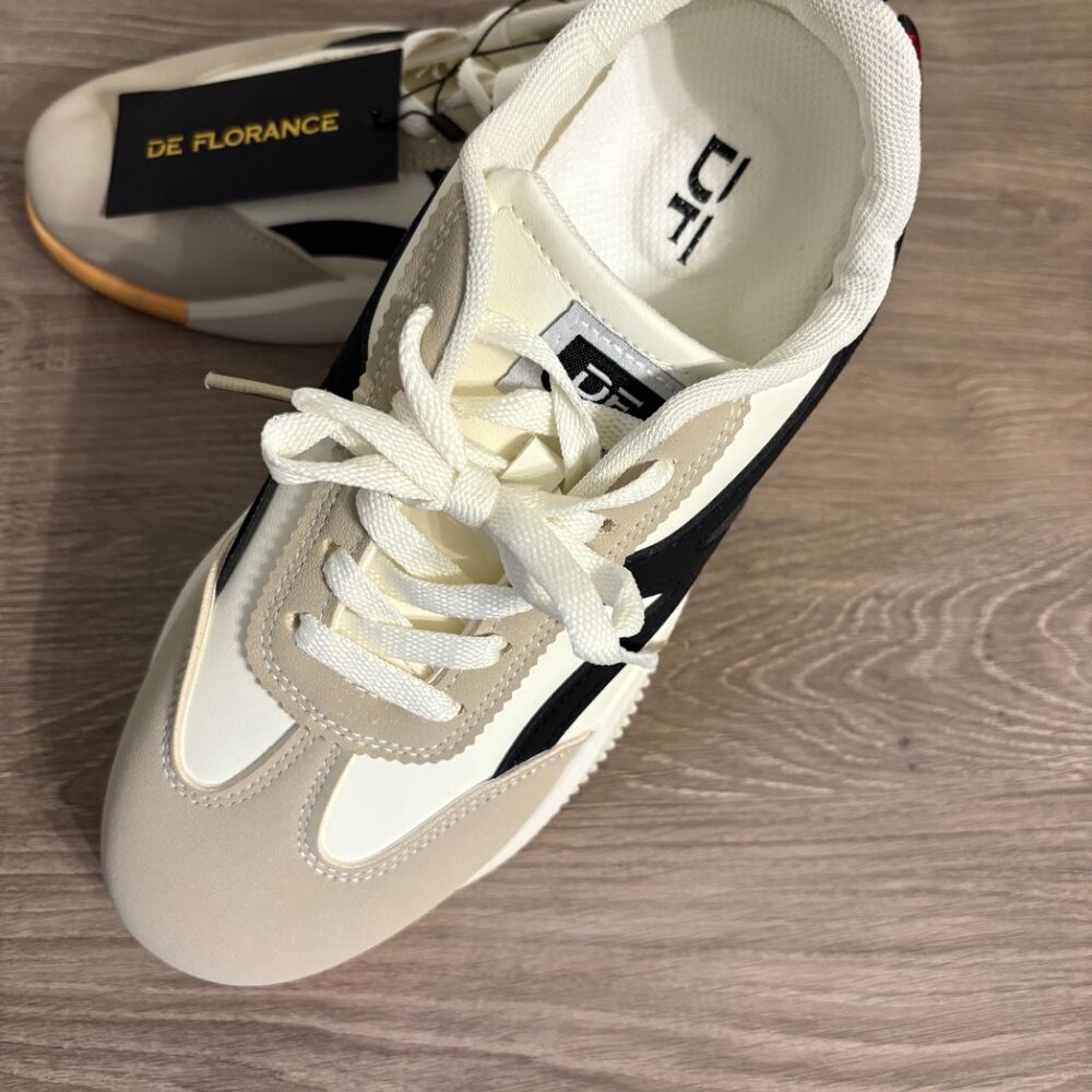 De Florance Sneakers - Brand New with Tags! Size 9.5 Womens! - Picture 6 of 10